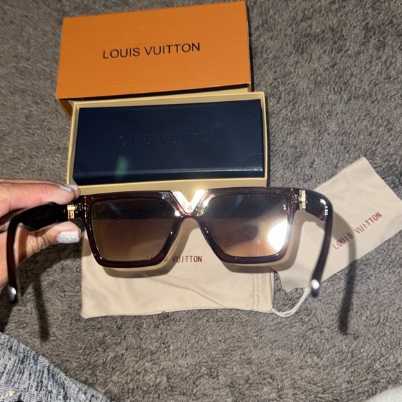 LOW START Louis Vuitton Sunglasses - Picture 2 of 13